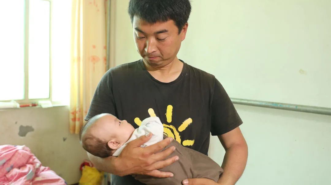 出生仅有1400g的早产儿和他的“中国好叔叔”